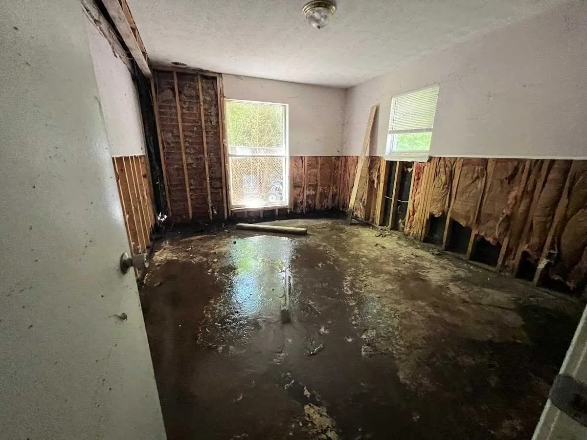 Water Damage Restoration services in Uhrichsville, OH